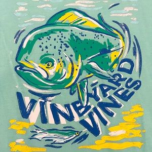 Cute comfy and very preppy vinegar vines t-shirt.